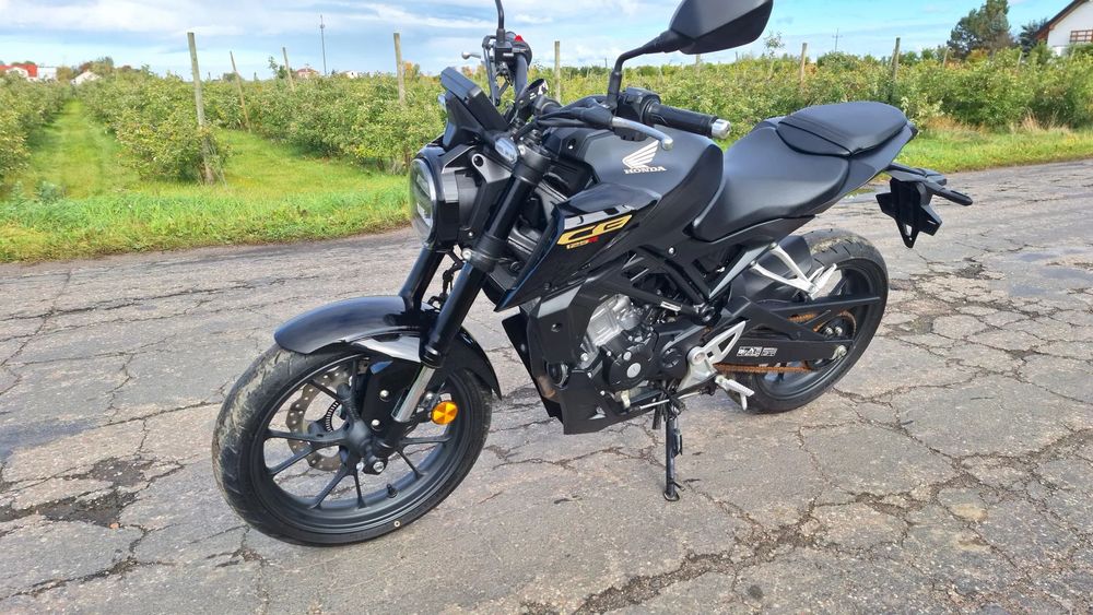 Honda CBR Hond CB125R 2025 r model Naked Sport Black Edition Tablet