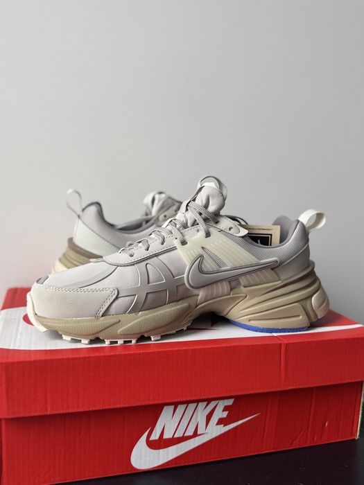 Оригінальні кросівки Nike V2K run gore tex білі 24.5