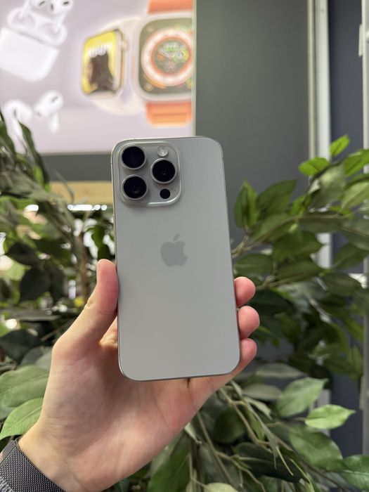 iPhone 15 Pro 256GB Natural Titanium