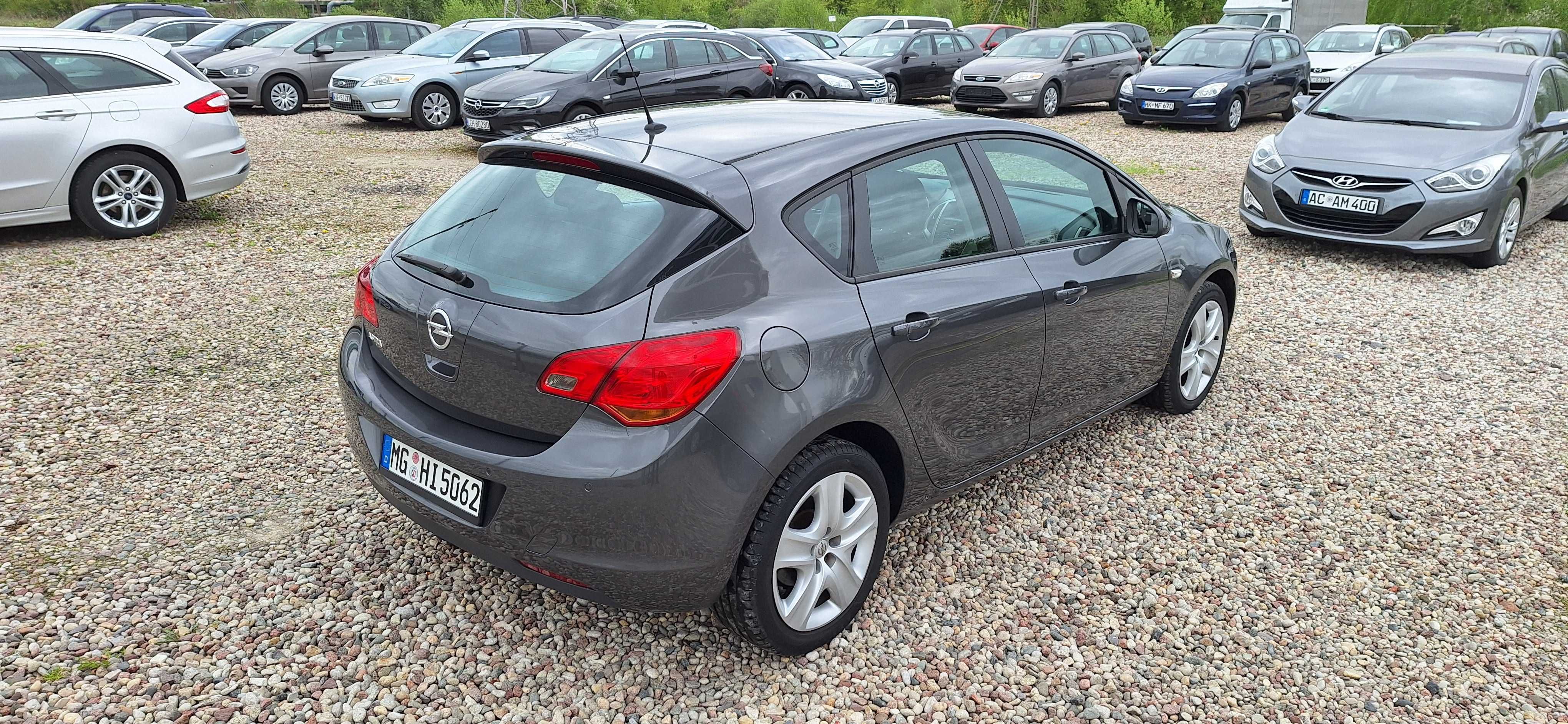 Opel Astra 2010r. 1.6 Benzyna Ecotec 116KM Serwis Zadbana