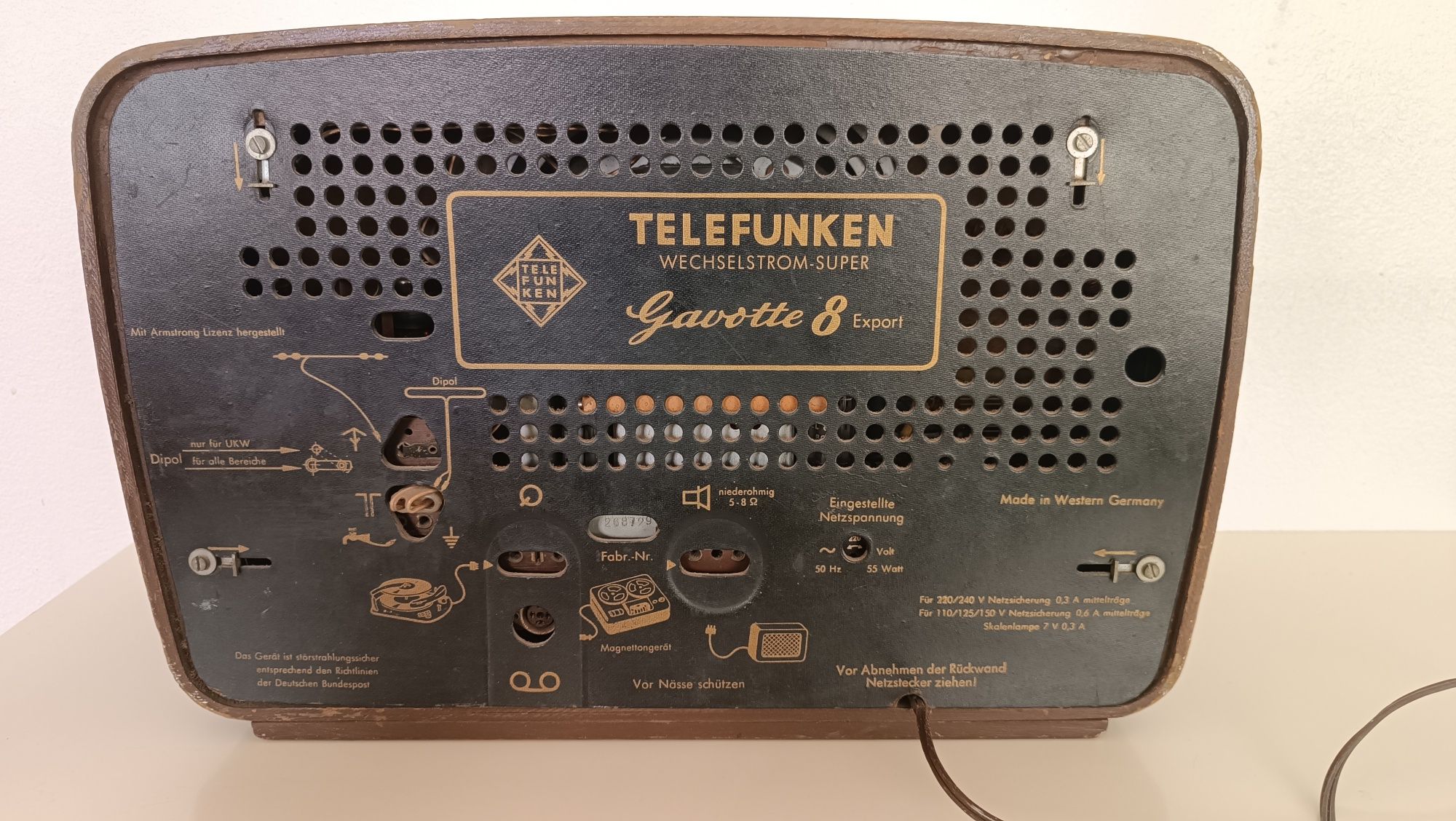 Rádio Telefunken Gavotte 8 Export a funcionar