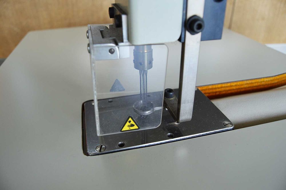 Máquina de Ponto Especial Tanaka NP1-7R