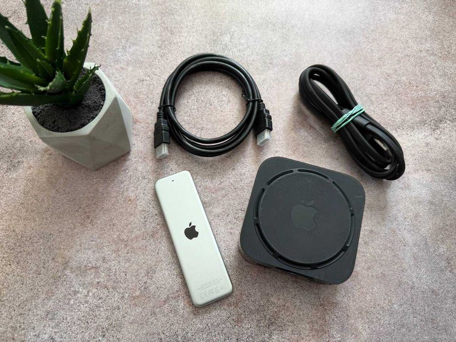 Apple TV 4K 64Gb A1842 Хороший стан