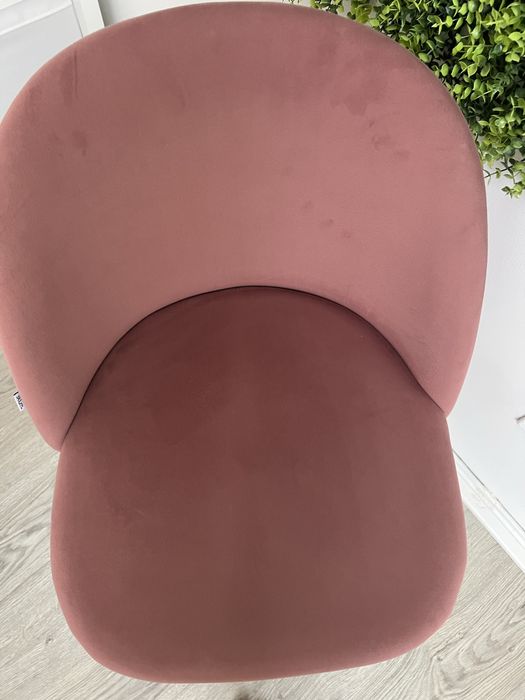 Cadeira veludo rosa velho