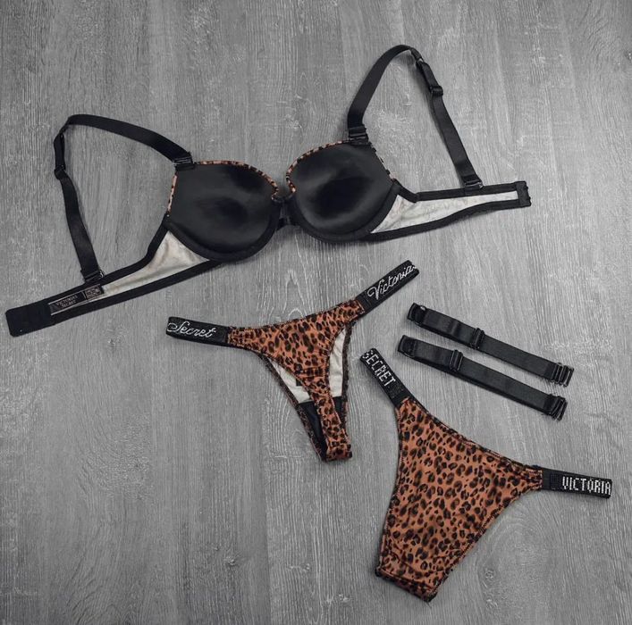 Комплект Victorias`s Secret зі стразами з пушап 5 в 1