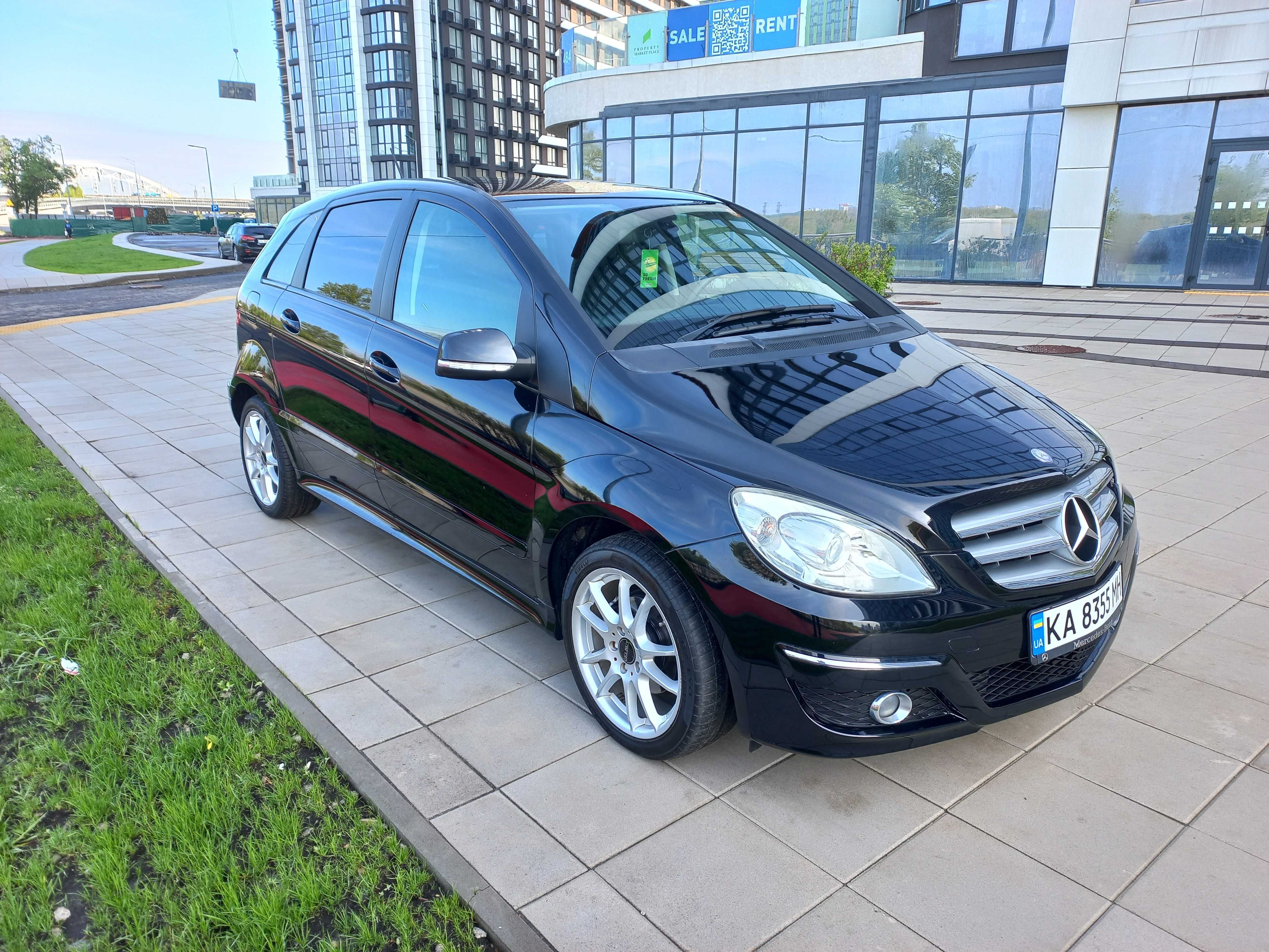 Продам Mercedes-Benz  B-180 49 т. км.