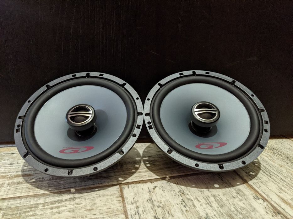 Alpine SPG-17C2, 16-е динамики в авто.