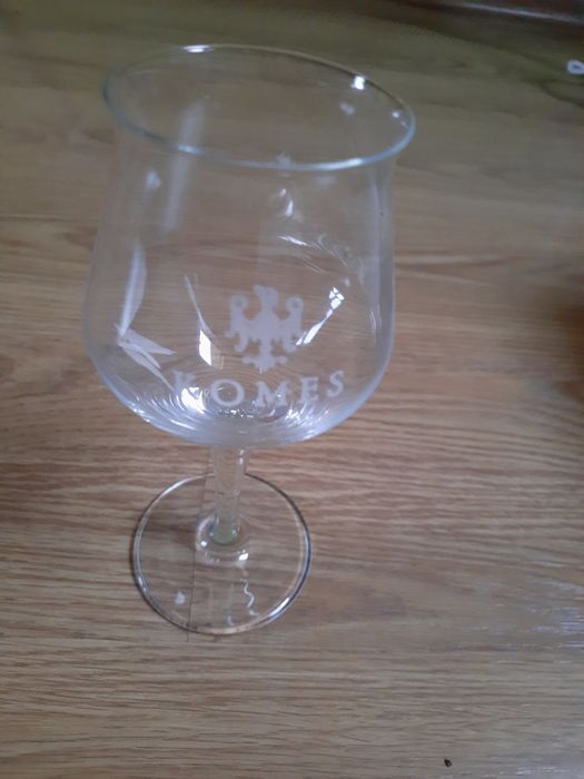 Szkło szklanka do piwa Komes na stopce