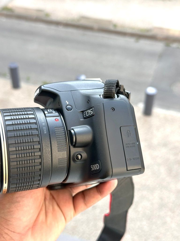 Canon Eos 500D com lente 18-200mm e bolsa
