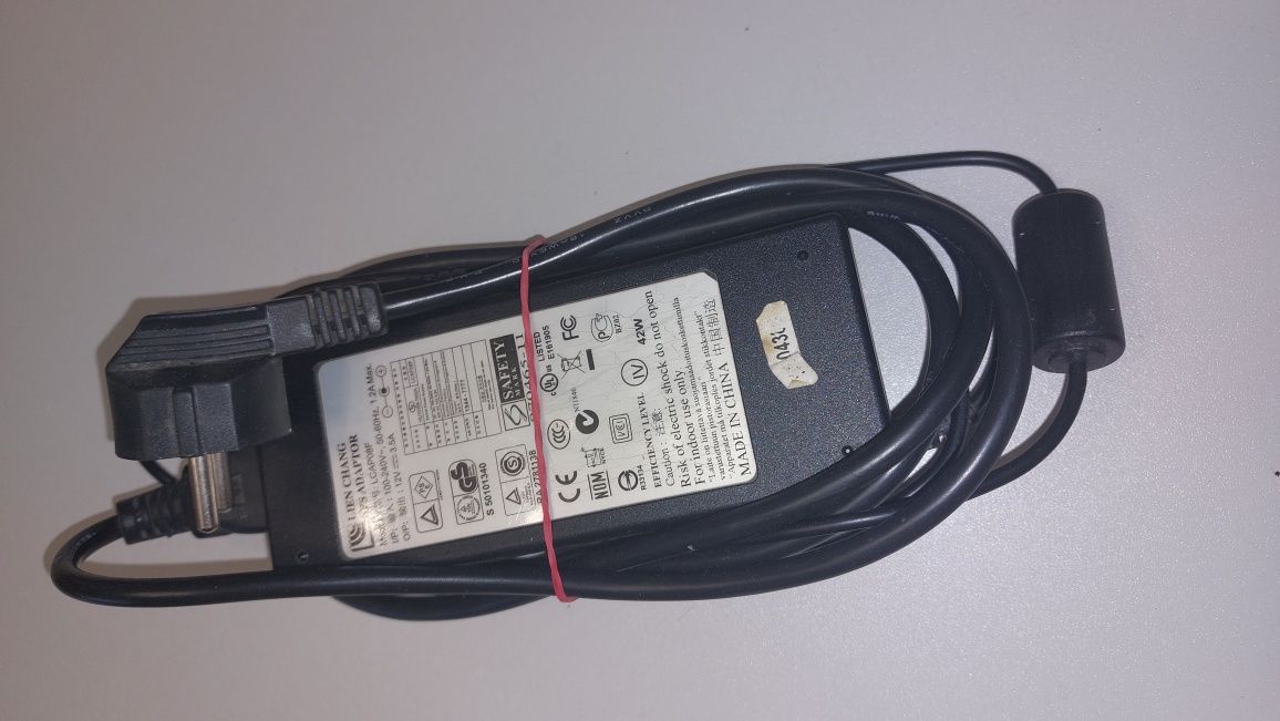 Монітор LG Flatron W2284F