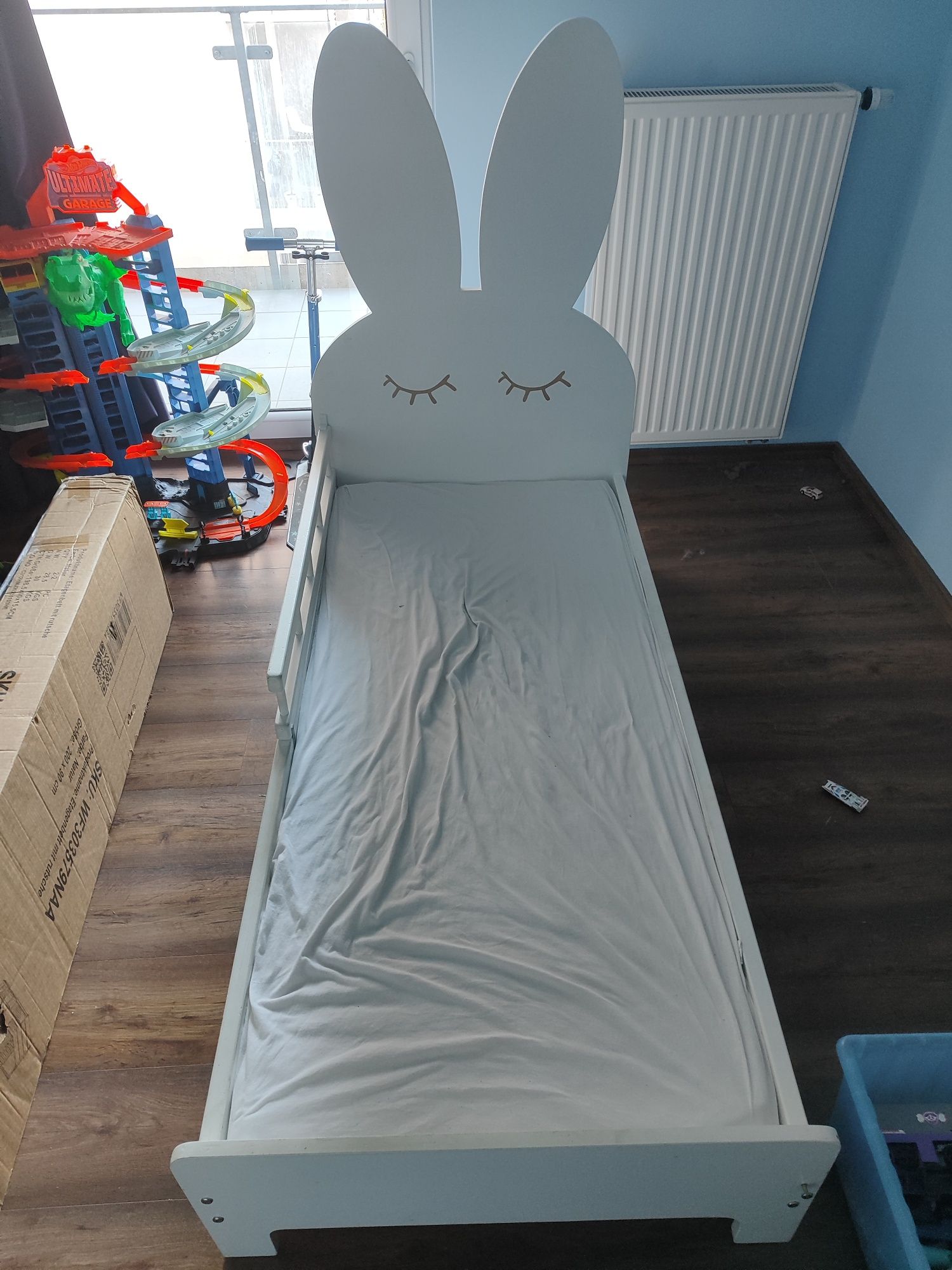Łóżko dziecięce królik z barierką