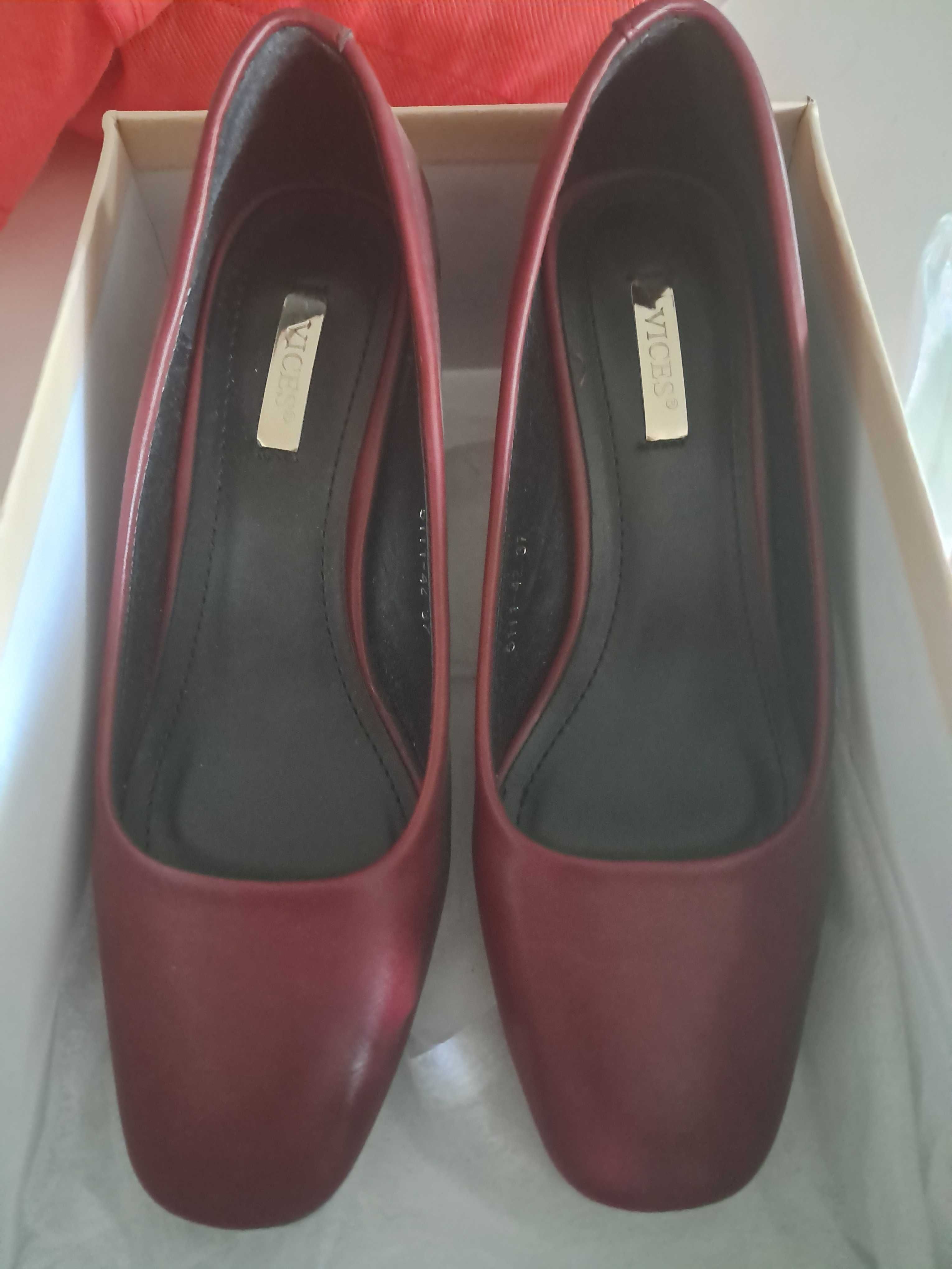buty na obcasie, bordowe