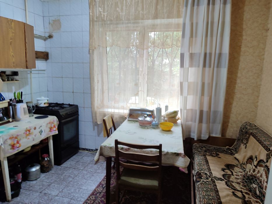 Продам трикімнатну квартиру, вул. Луценко  9