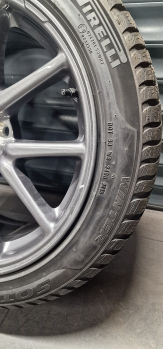Koła zimowe TESLA 3  Pirelli Sottozero 235 45 R18