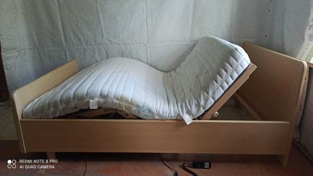 Медицинская кровать с пультом, ширина 1,20м