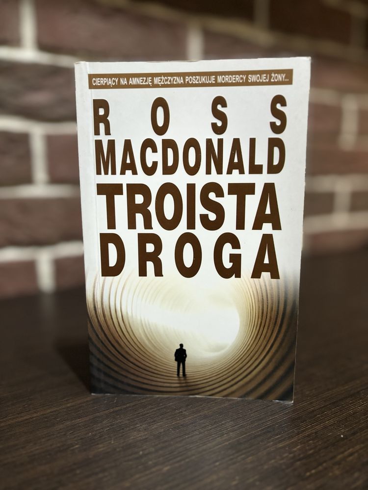 Książka Ross Macdonald „Troista droga”