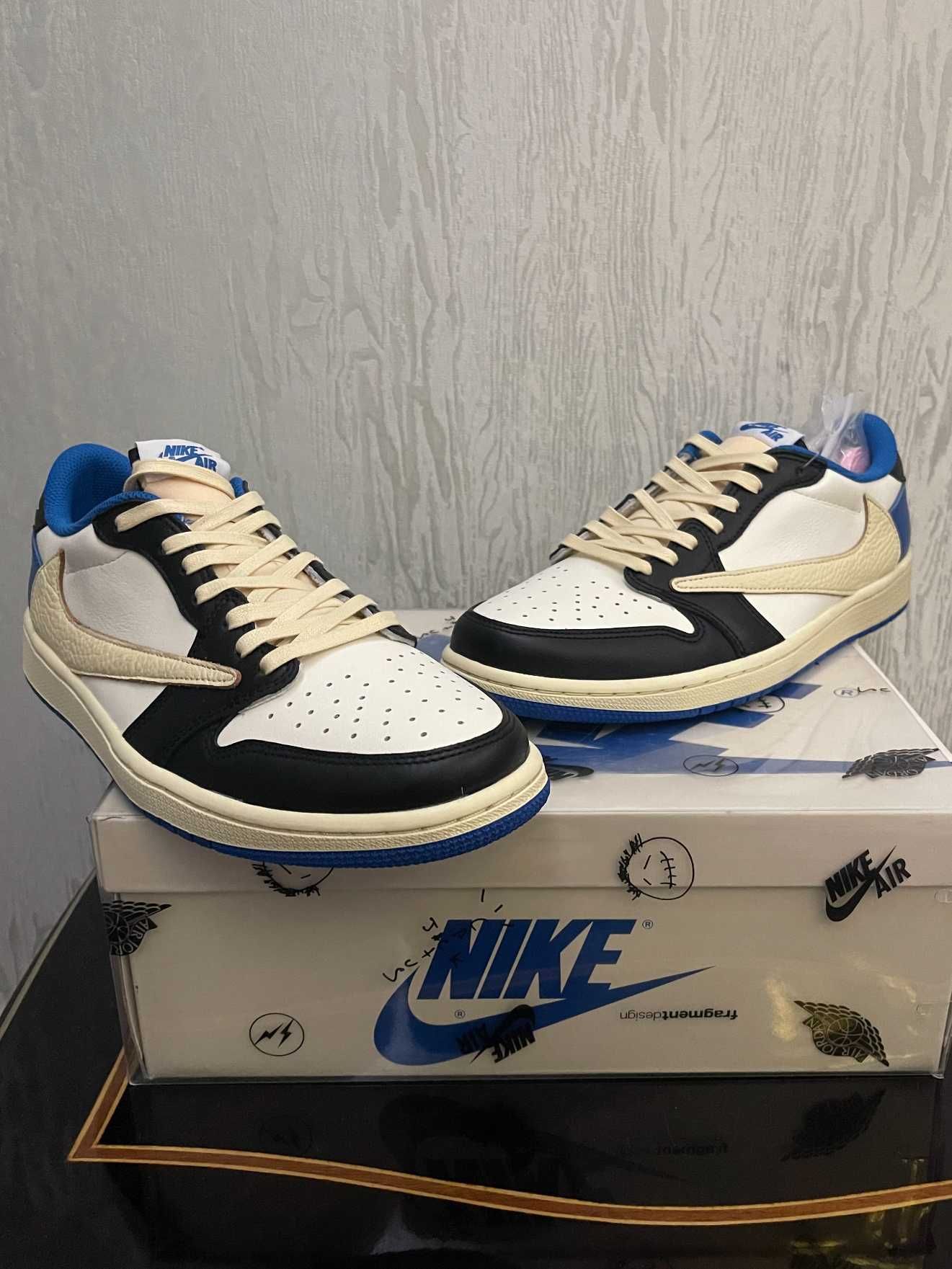 Jordan1Air1RetroLowOGSPFragment x Travis Scott UnisexTrampki R.41