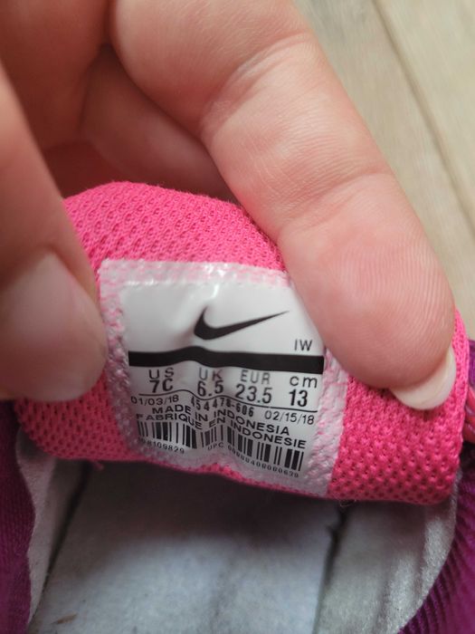 Adidasy Nike na rzepy rozm. 23,5