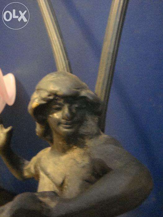 Candeeiro metal Antigo com mulher pesado funciona