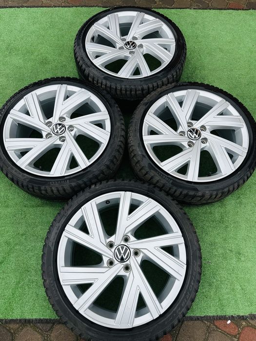 Диски 5/112 R18 VW Skoda Audi 7.5J ET-51 з резиною 225/40 Pirelli 92V