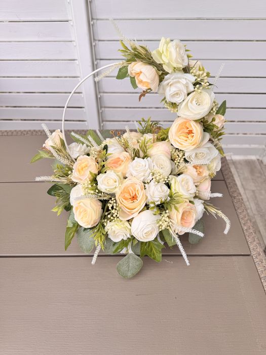 Piekna sztuczna kompozycja na okręgu