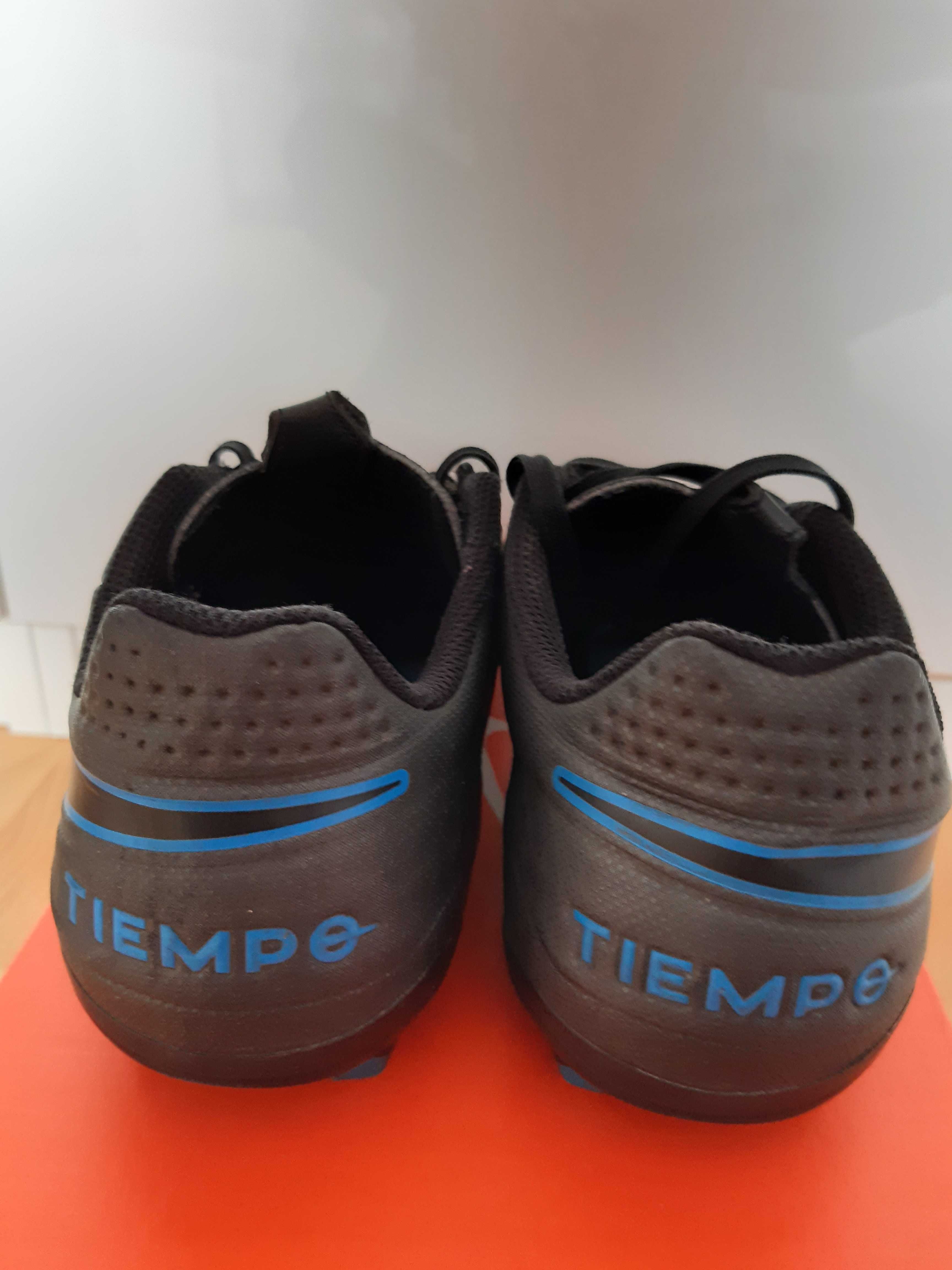 Buty piłkarskie korki Nike Tiempo 38,5