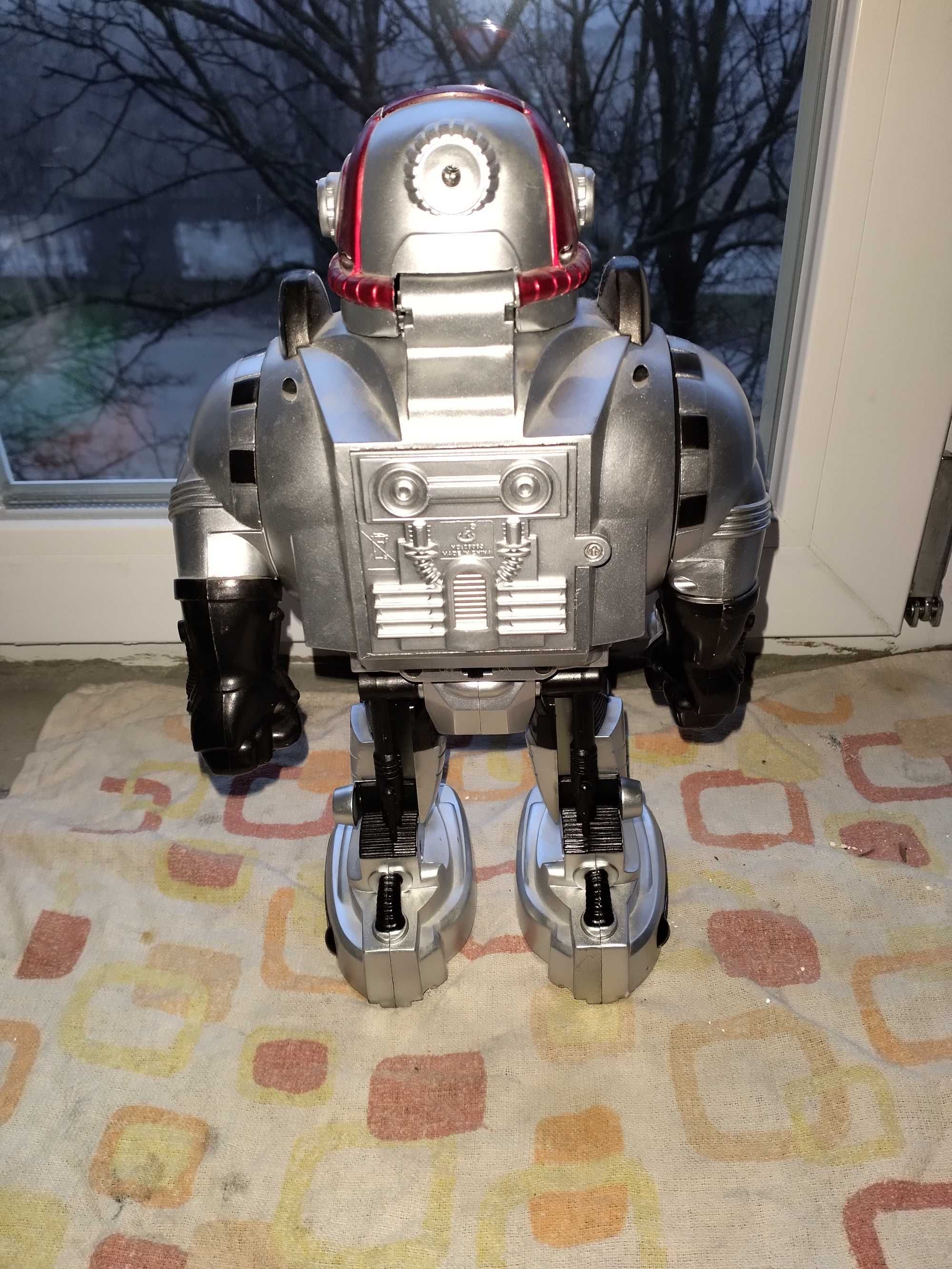 Інтерактивний дитячий робот