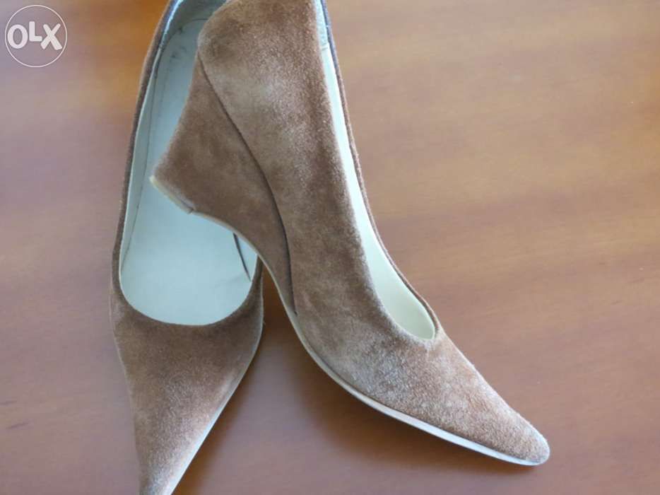Sapatos cunha camurça castanho - 36
