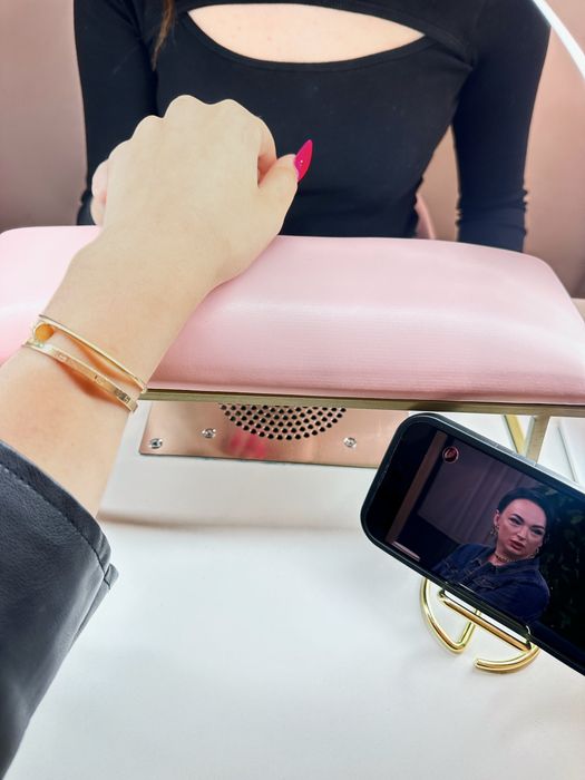 Оренда манікюр, візажний стіл, кушетка, педикюр Львів