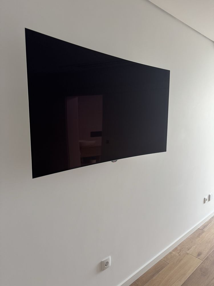 Tv Lg OLED 55” com óculos 3D Curva Imaculada