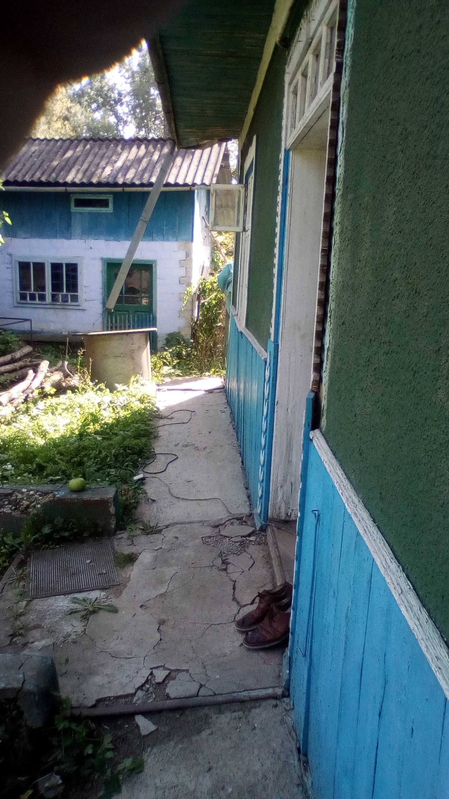 продам будинок у селі  . 60 м 2. 60 сот . 12 т . дол