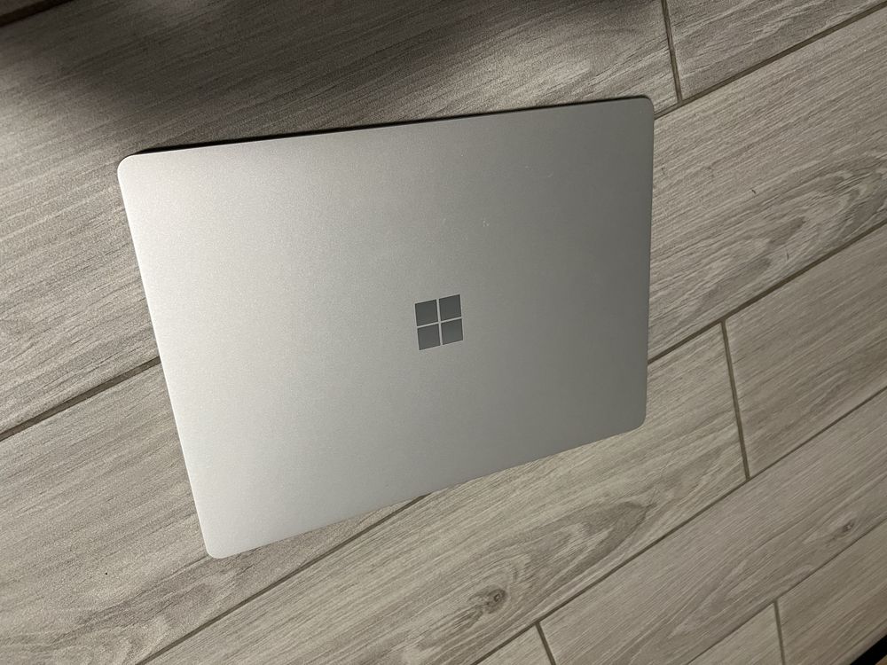 Microsoft surface go 2 laptop, /i5 1035G1/8gb/128gb