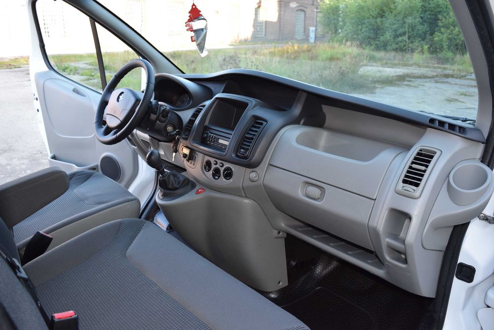 WYPOŻYCZalnia Busów i Autolawet Kat. B TRAFIC LONG Wynajem BUSA