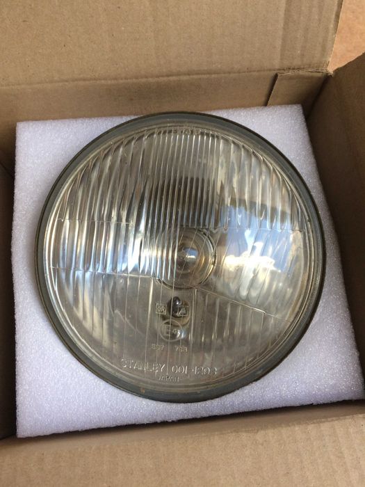 Farol de moto antigo