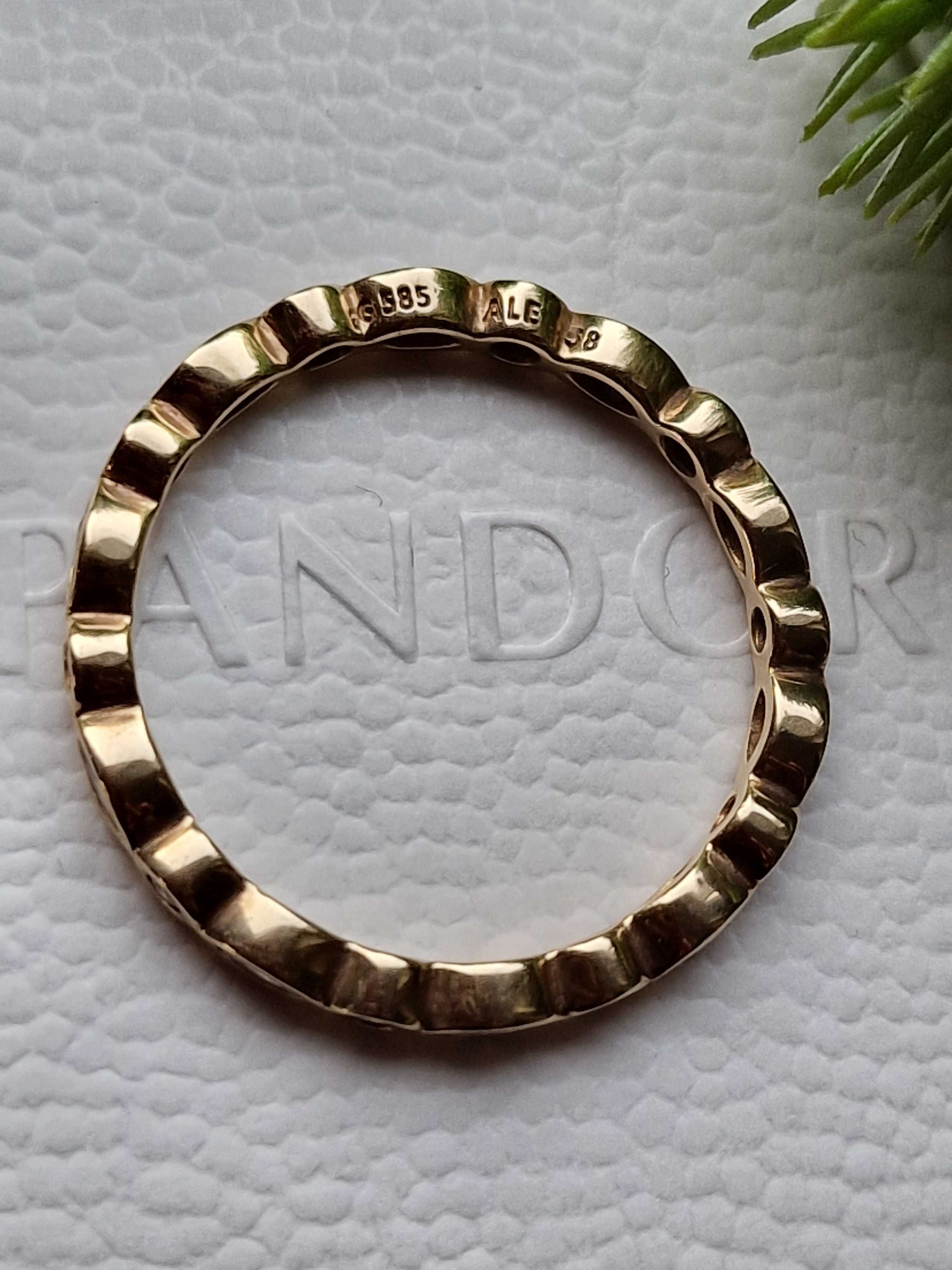 Pierścionek Pandora złoto 585