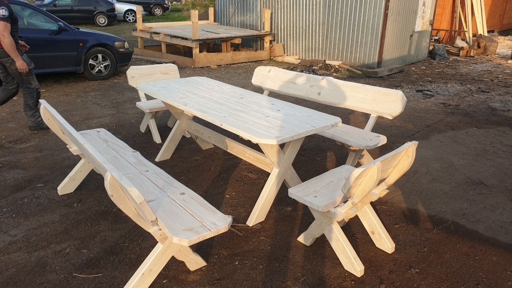 Meble ogrodowe (szalas,wiata,lawy, stoly)