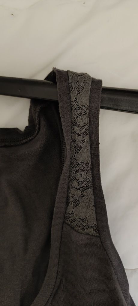 Top sem mangas preto Tezenis com renda Tamanho S. Usado