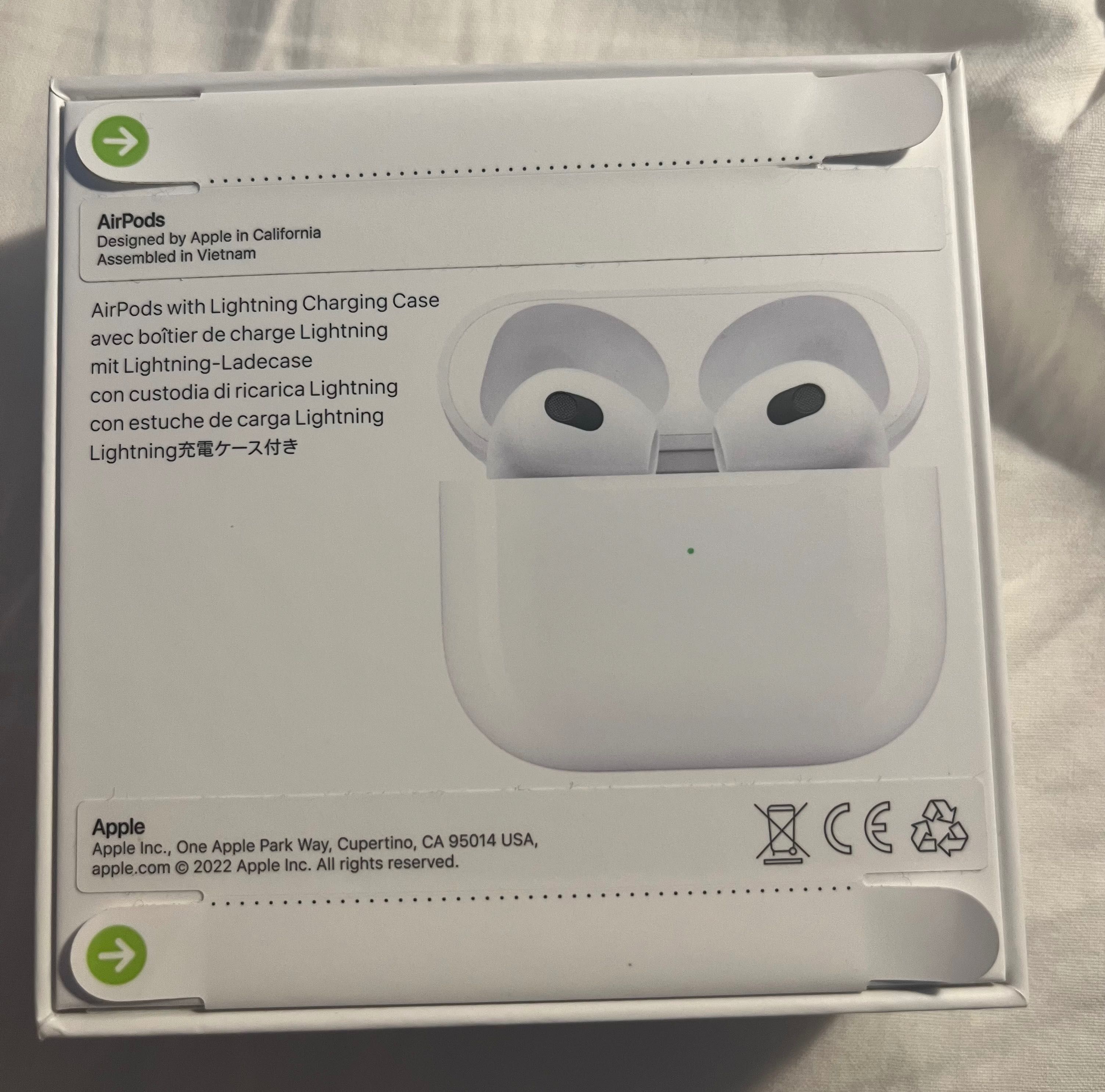 Słuchawki bezprzewodowe Apple AirPods 3 etui ładujące Lightning