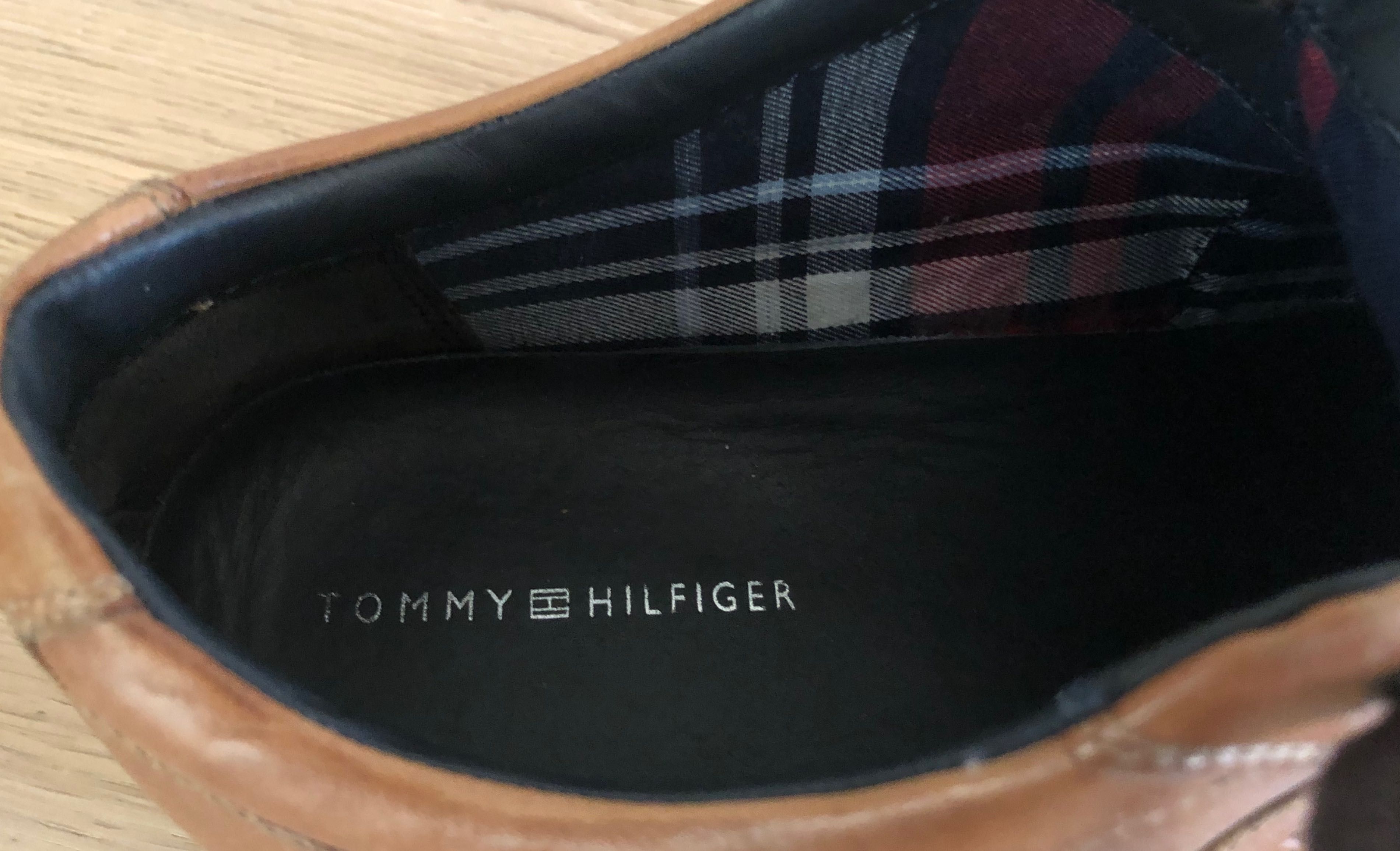 Półbuty Tommy Hilfiger, kolor koniakowy, rozmiar 40.