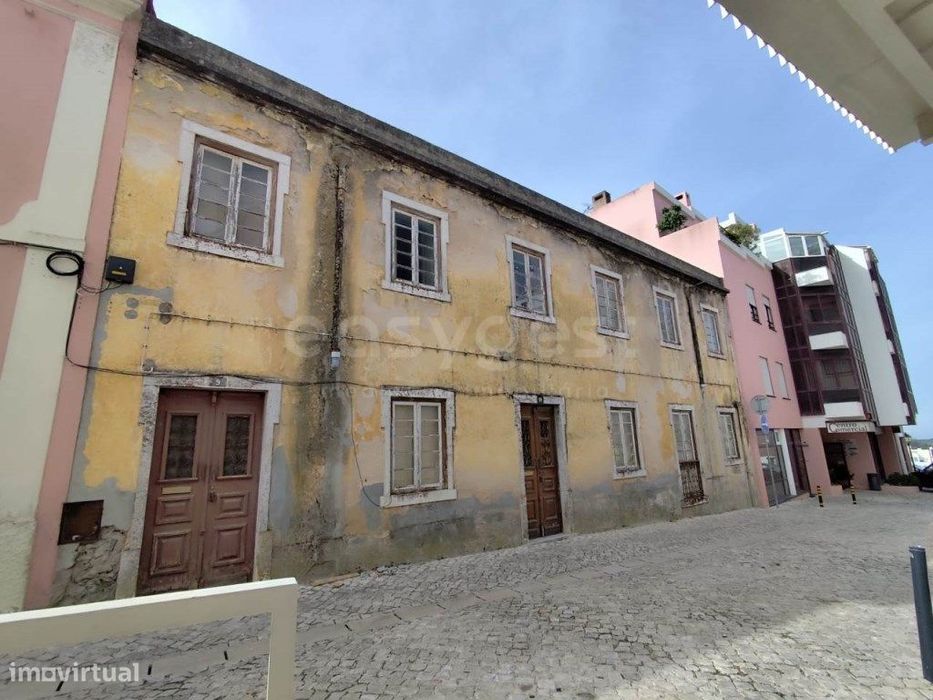 Excelente Prédio situado na zona central de Mafra