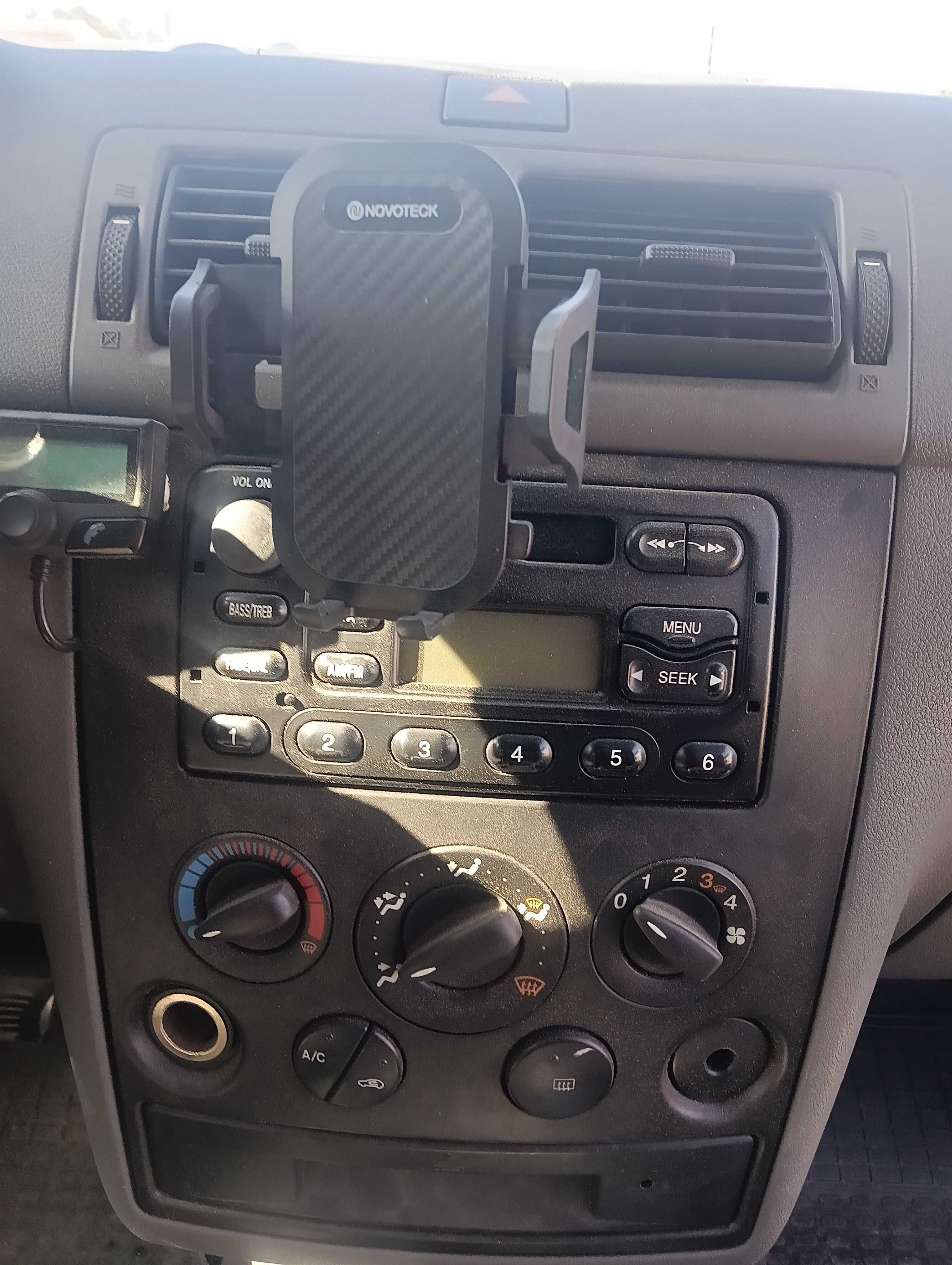 Ford connect de 2004 impecável