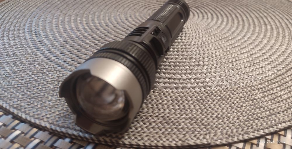 Продаю мощный,тактический фонарь MUITIFUNCTIONAI FIASHILIGHT WH-911