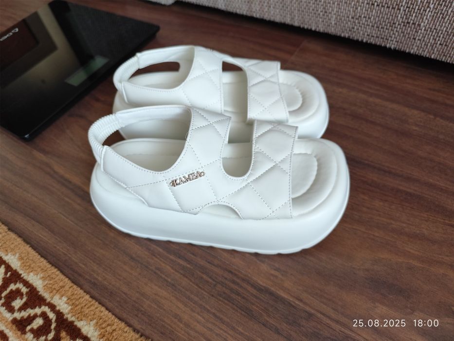 Босоніжки 38 розмір