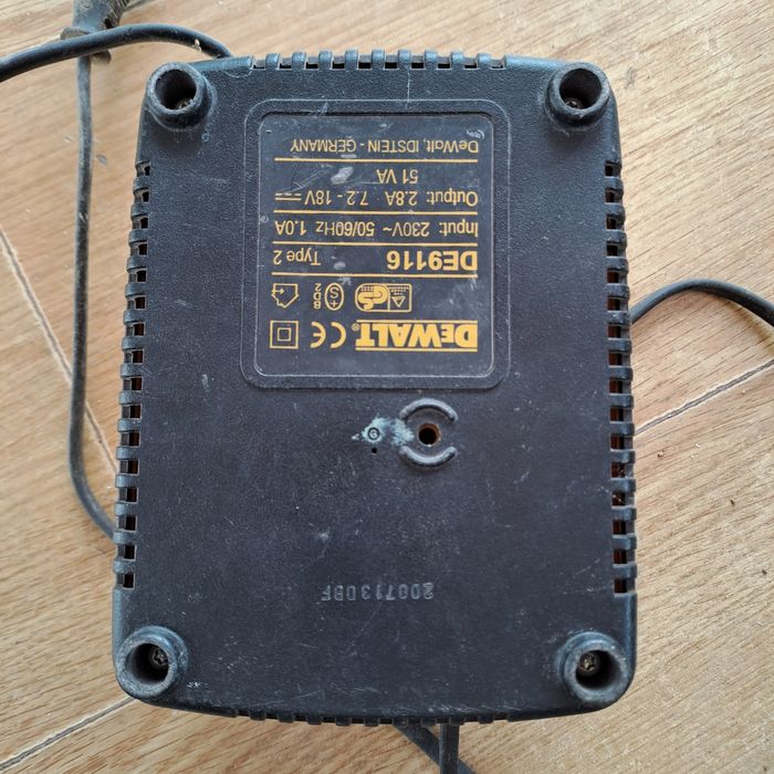 Ładowarka baterii dewalt