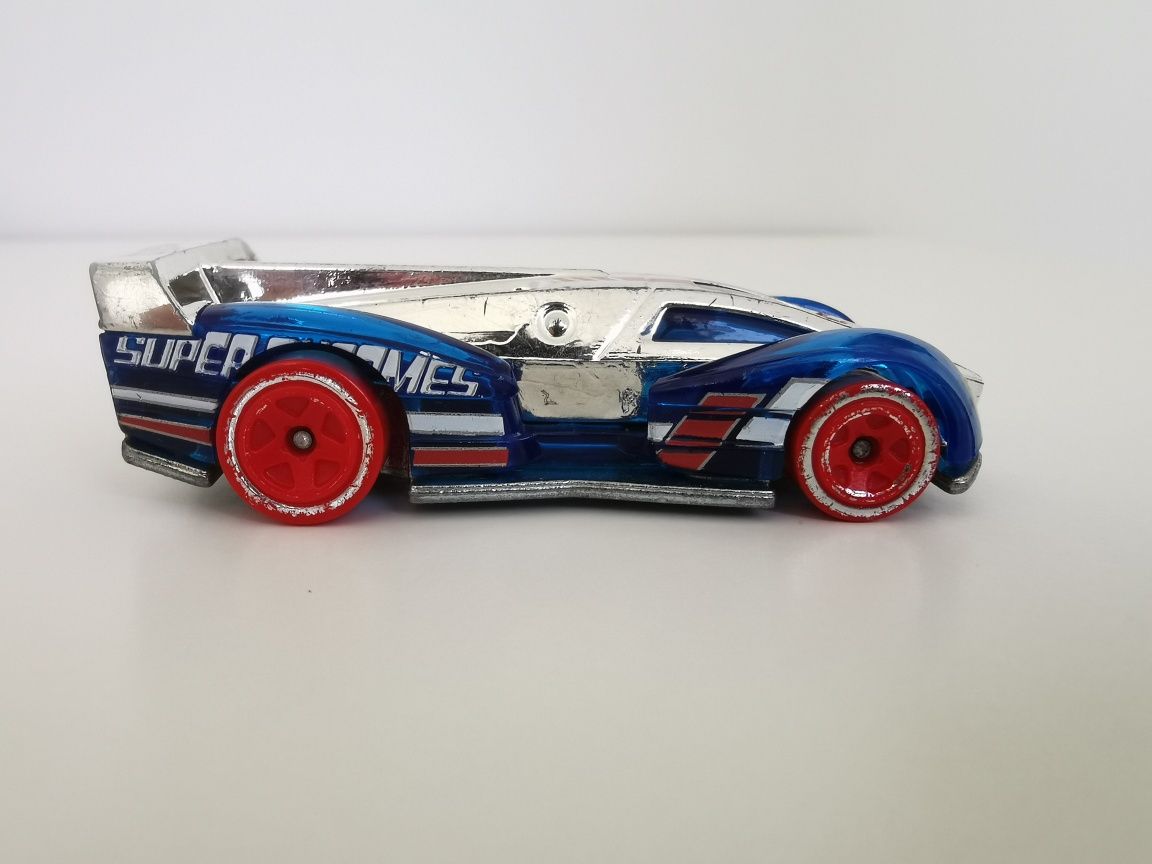 Hot Wheels Autko Resorak Electrack 2017 rok