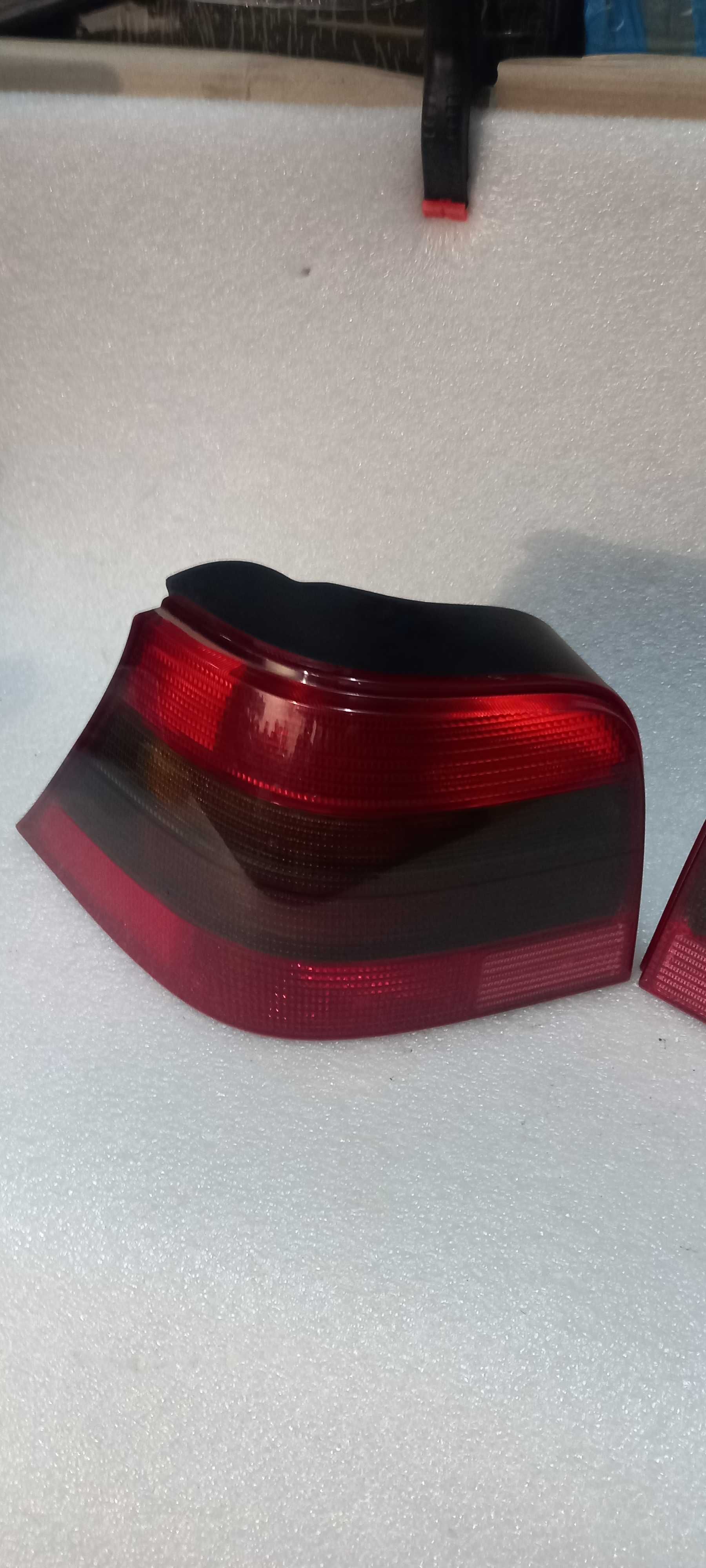 Lampa tył ciemna Volkswagen Golf IV 3-drzwi