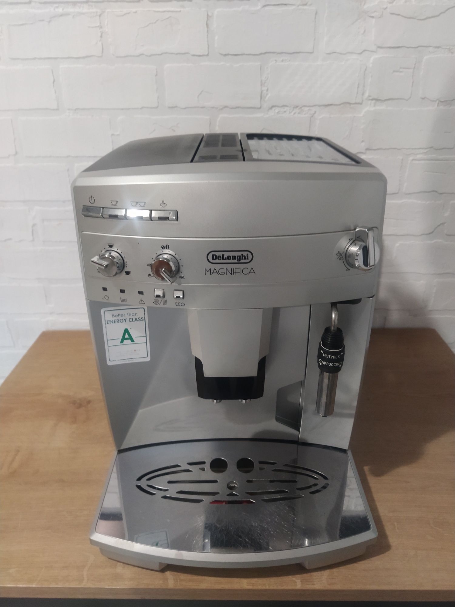 Кофемашина Delonghi 03.120/03.110 в идеальном состоянии, гарантия