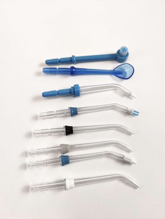 Irrigator do zębów i nosa z 8 dyszami Aquapik Pro