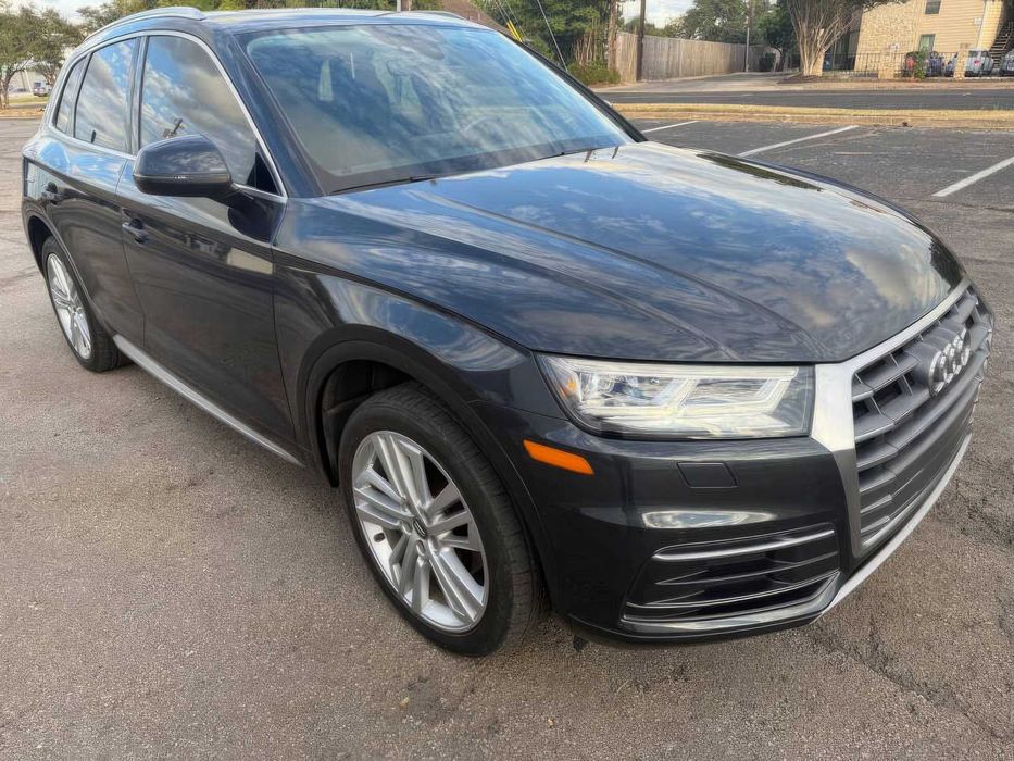Audi Q5 quattro Premium Plus 45 TFSI      2019