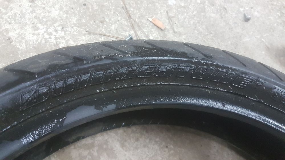 opona motocyklowa przod przednia battlax Bridgestone  120/70-17 bt020f